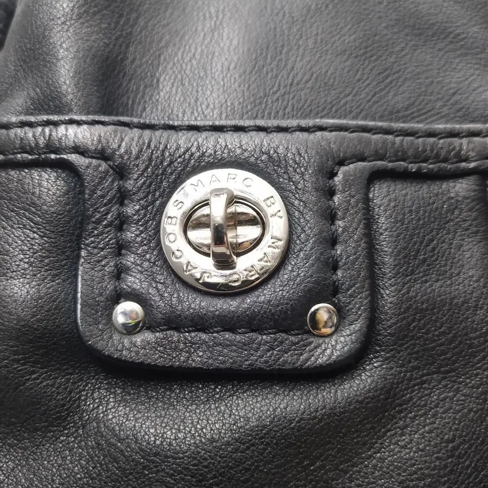Marc By Marc Jacobs Black Leather Turnlock Pockets Zipper Closure Shoulder Bag